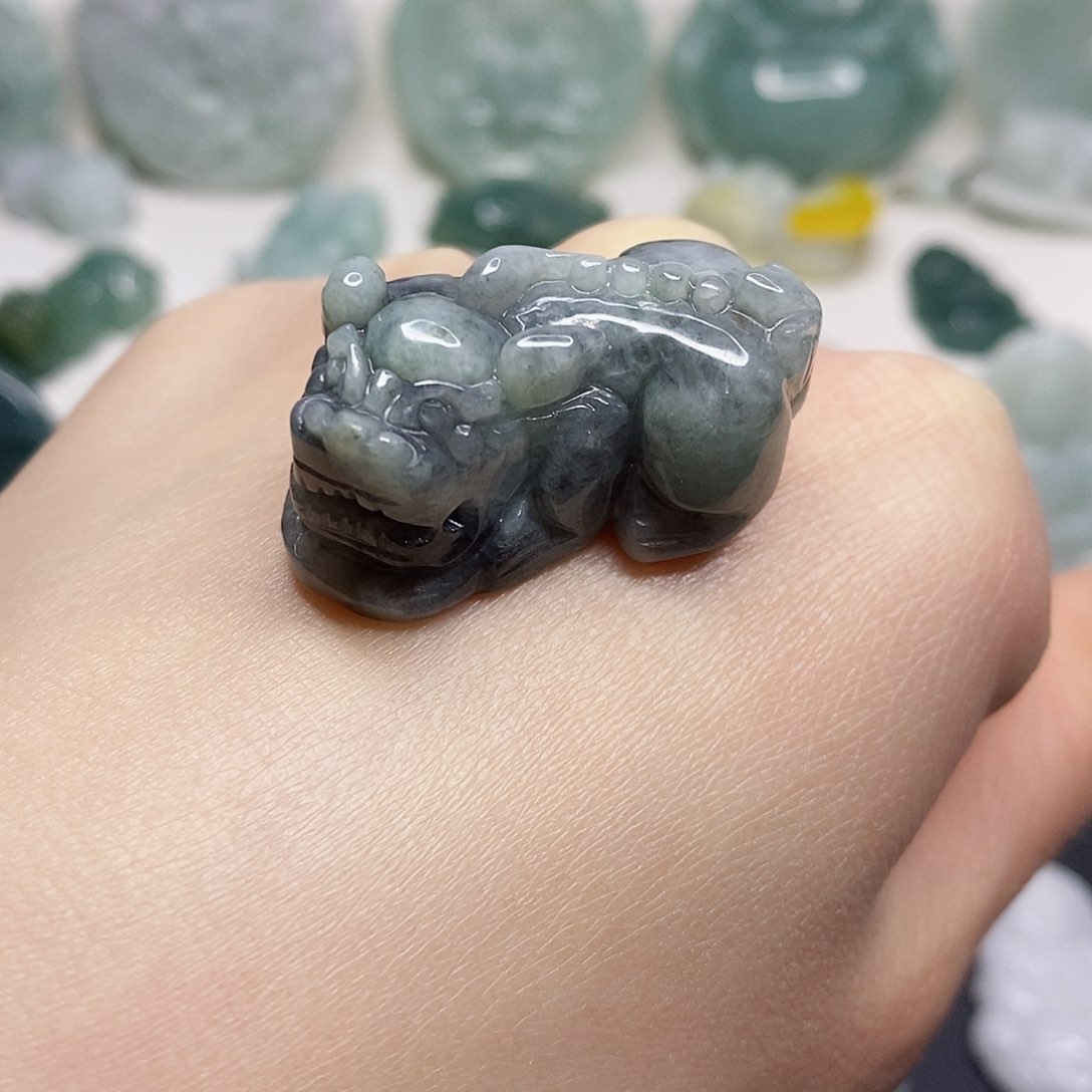 翡翠颈饰未镶嵌吊坠