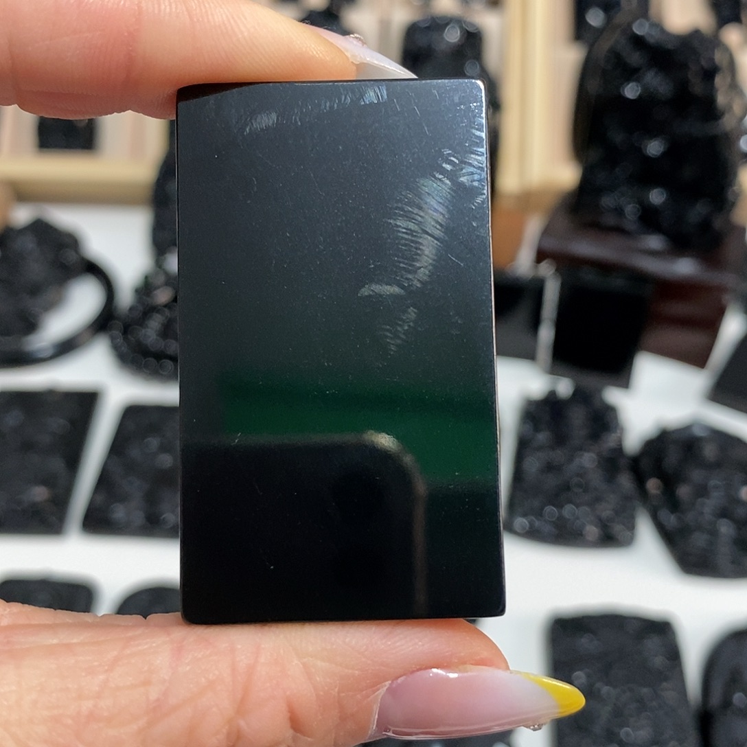 俞***夫岫玉未镶嵌纯天然岫玉颈饰