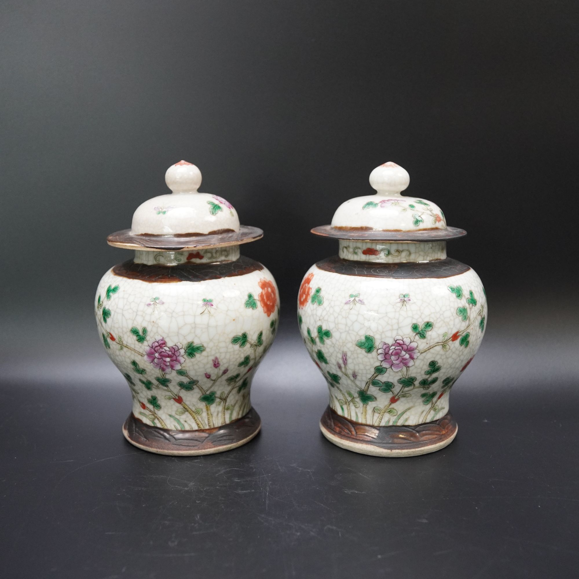 Lot.25080874 清光绪哥釉五彩花卉纹将军罐 高：约20.4cm