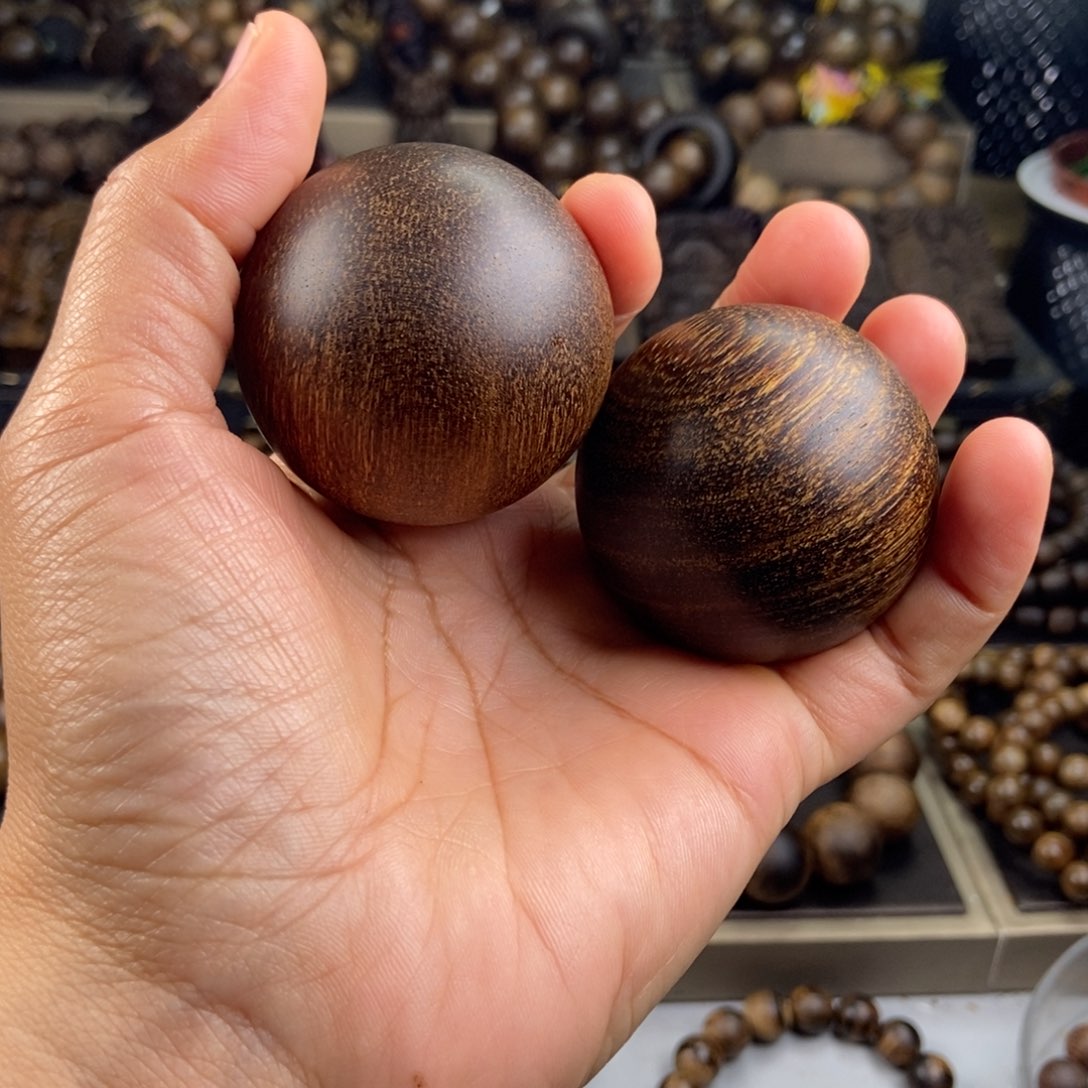 手把件沉香木思****ༀ越南富森红土