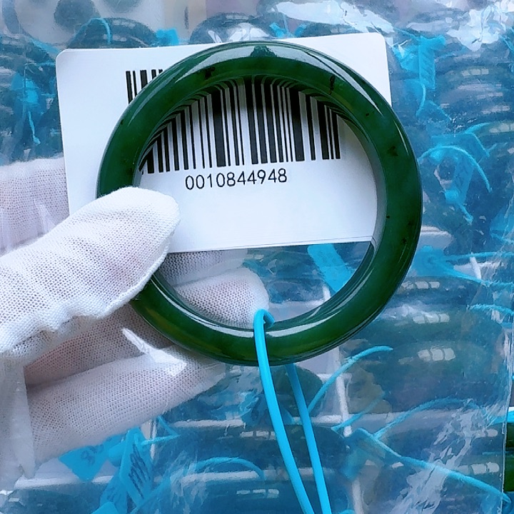 和田玉（碧玉）手镯未镶嵌56