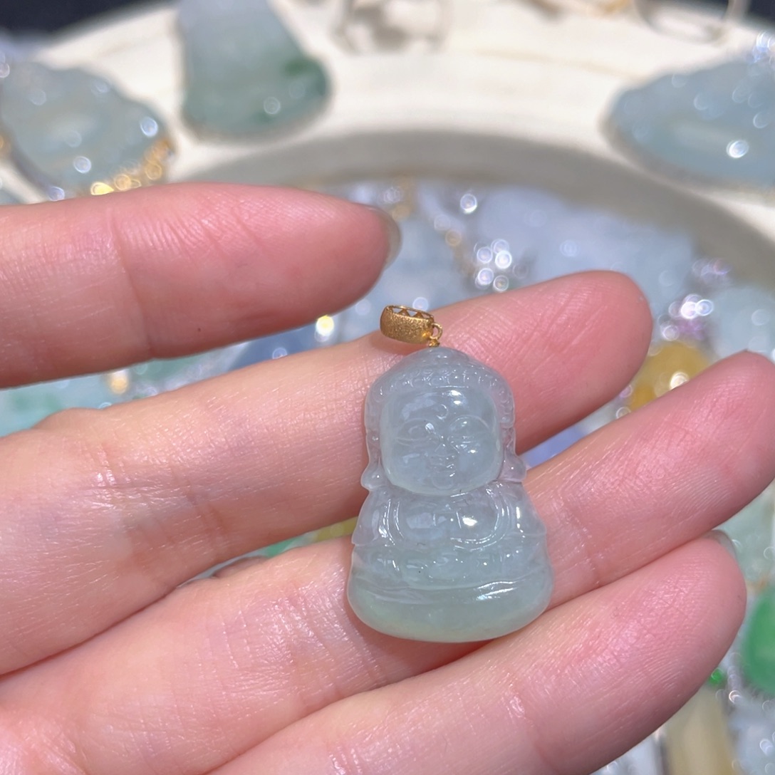 翡翠颈饰18K金镶嵌翡翠