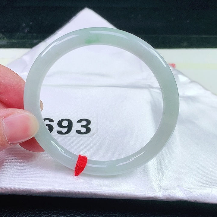 未镶嵌手镯（圆镯）翡翠693