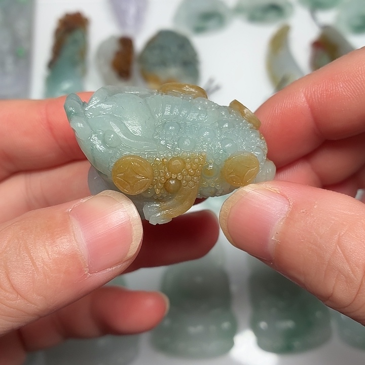 定制翡翠未镶嵌金蟾