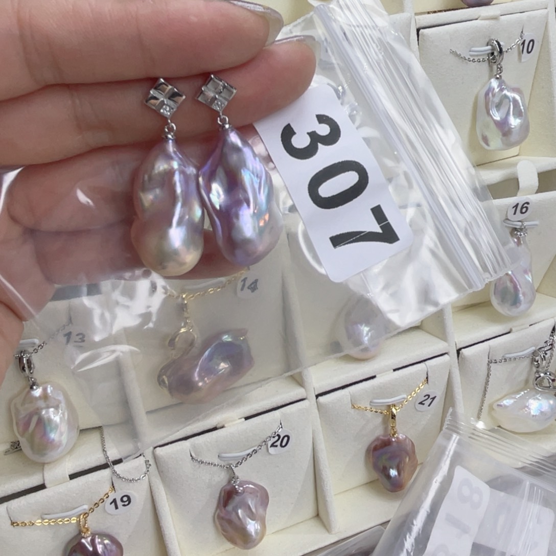 米***兔未镶嵌淡水珍珠耳饰