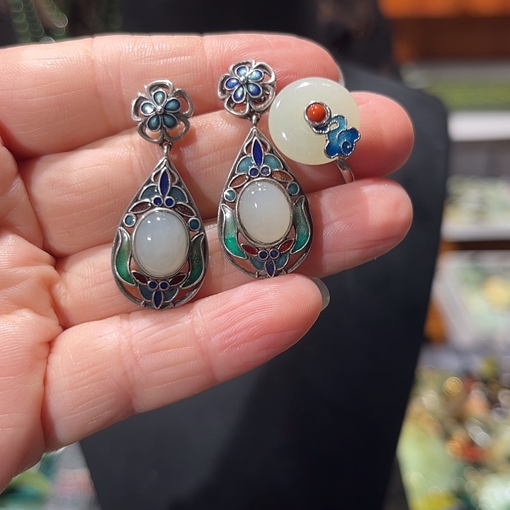 颈饰未镶嵌和田玉（糖玉）