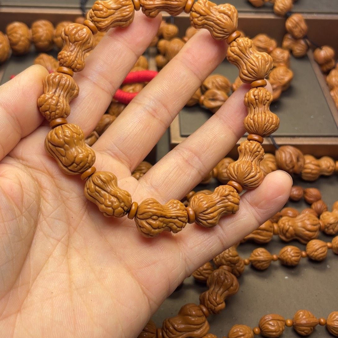 张***润手串桃核龙纹桃核15