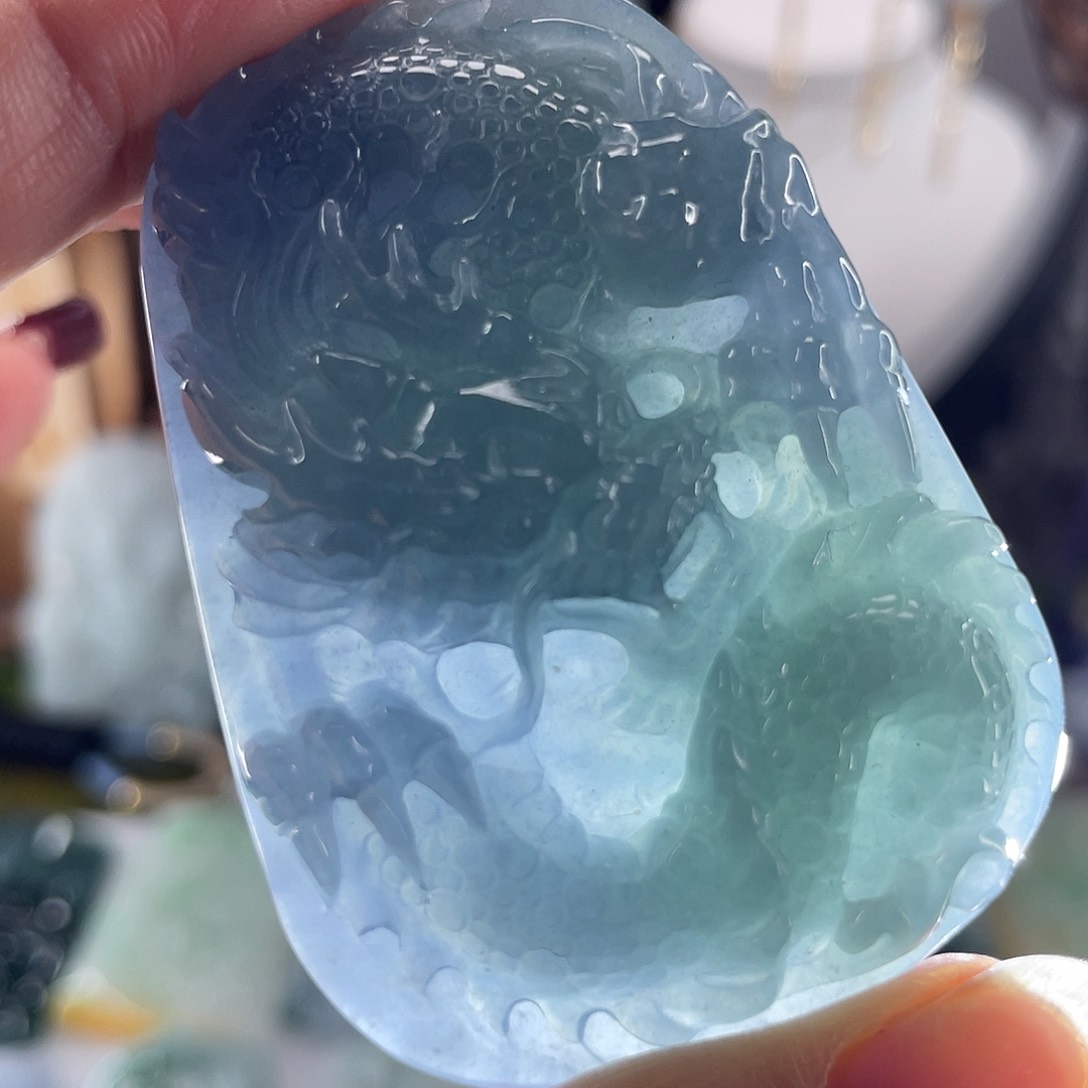 翡翠颈饰未镶嵌龙牌