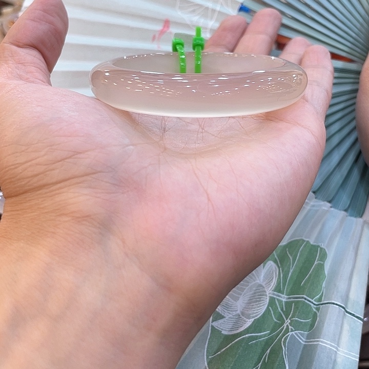 玛瑙/玉髓手镯未镶嵌尽*