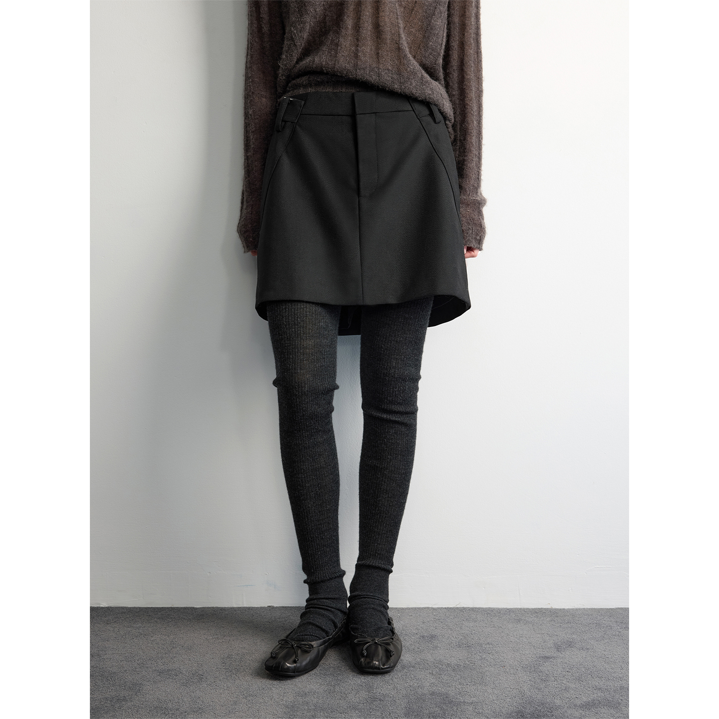 RandomPiece25冬新 羊毛混纺垂坠挺括腰头不规则设计A字短款半裙