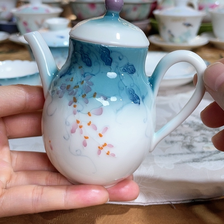 【闪购商品】瓷片幽蓝藤雾壶哈哈哈