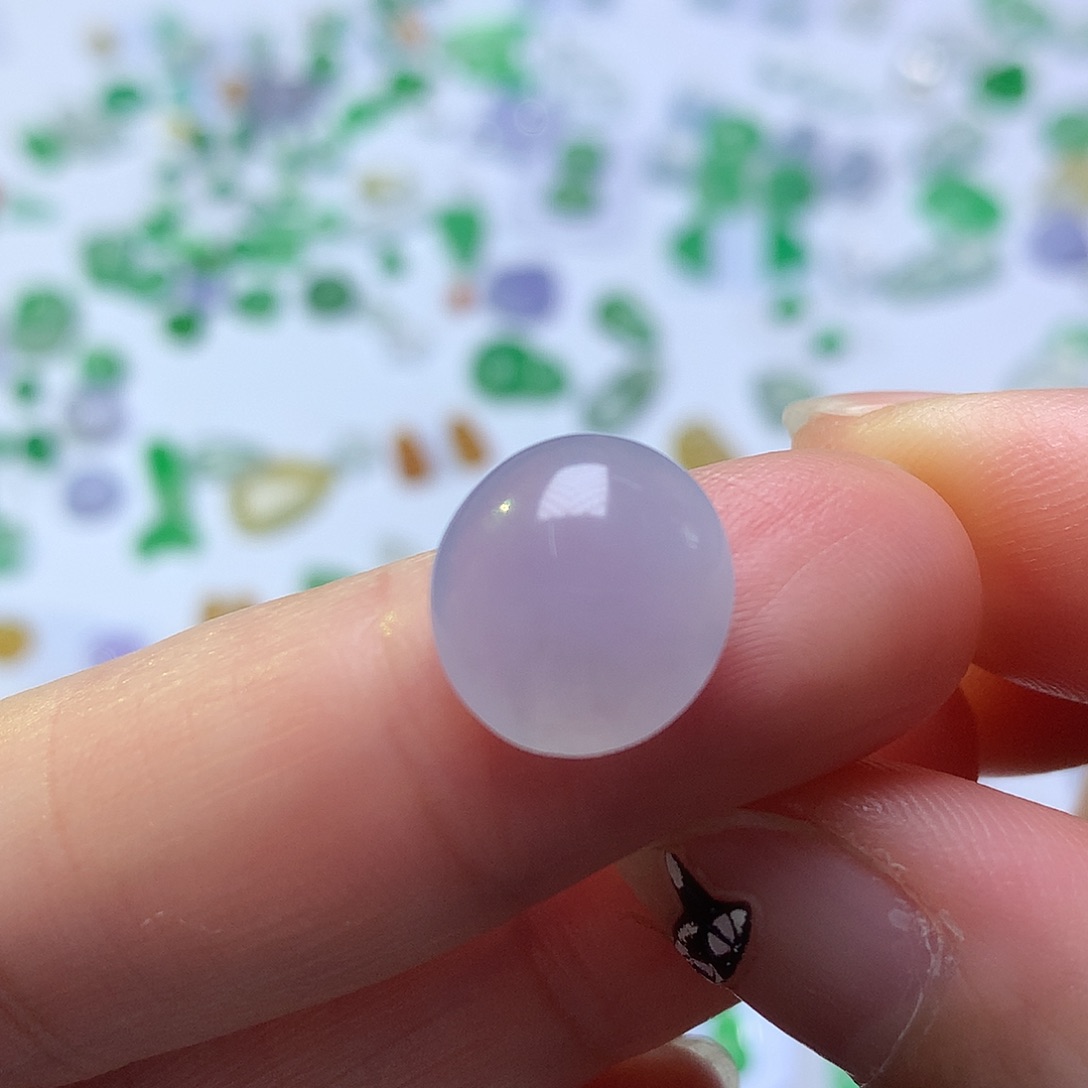 翡翠未镶嵌颈饰蛋