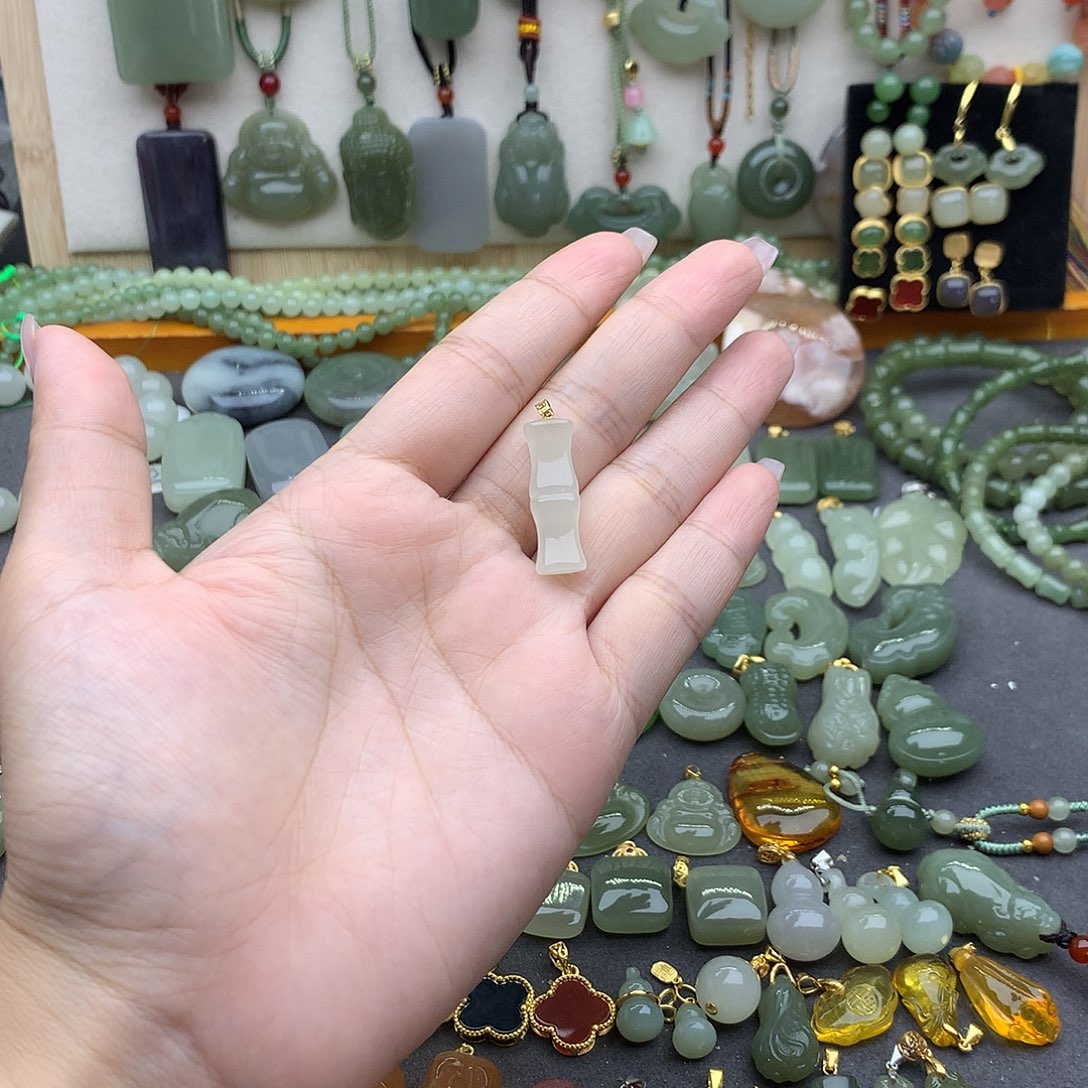 和田玉18K金镶嵌吊坠(不含链)