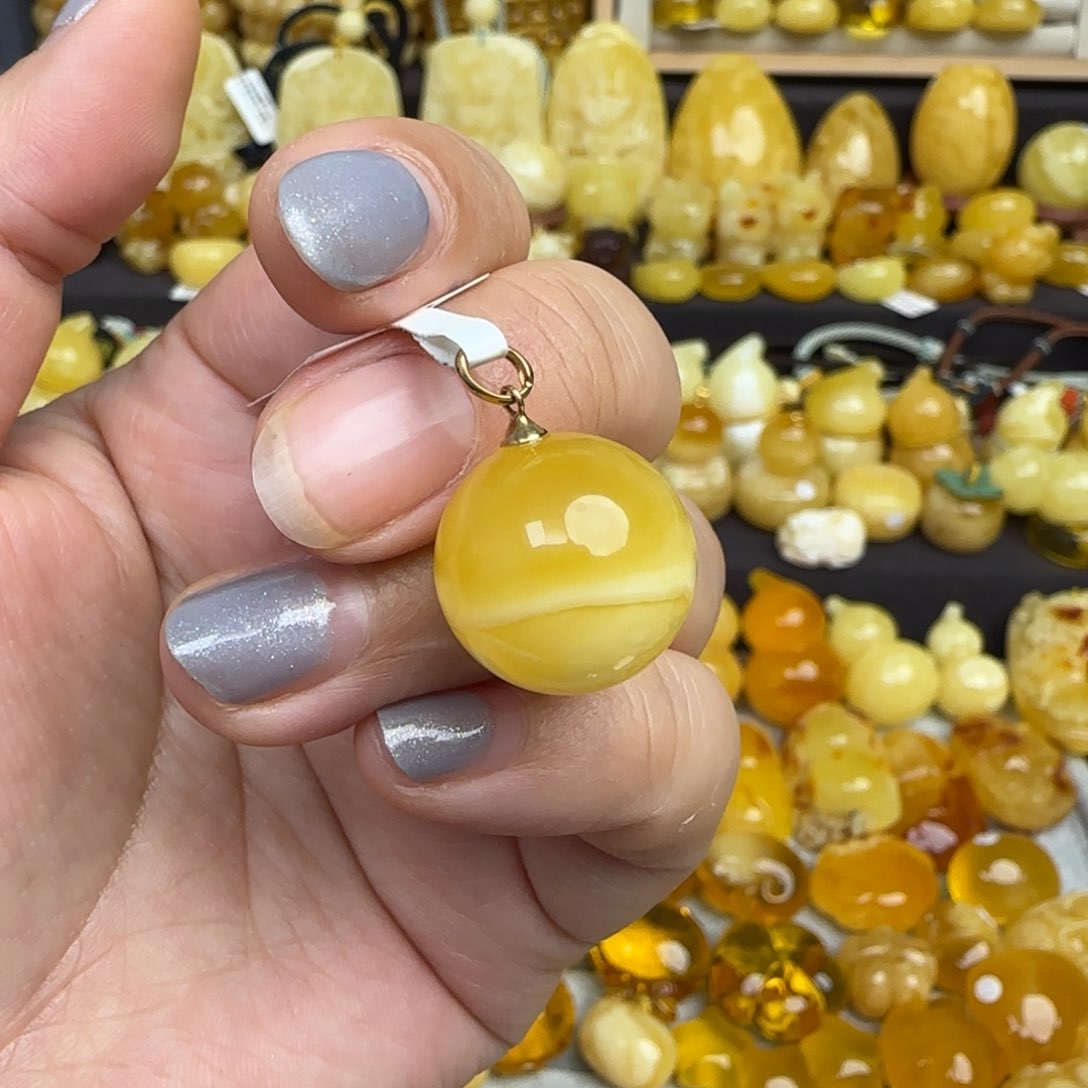 18K金镶嵌吊坠(不含链)琥珀天然蜜蜡圆珠锁骨