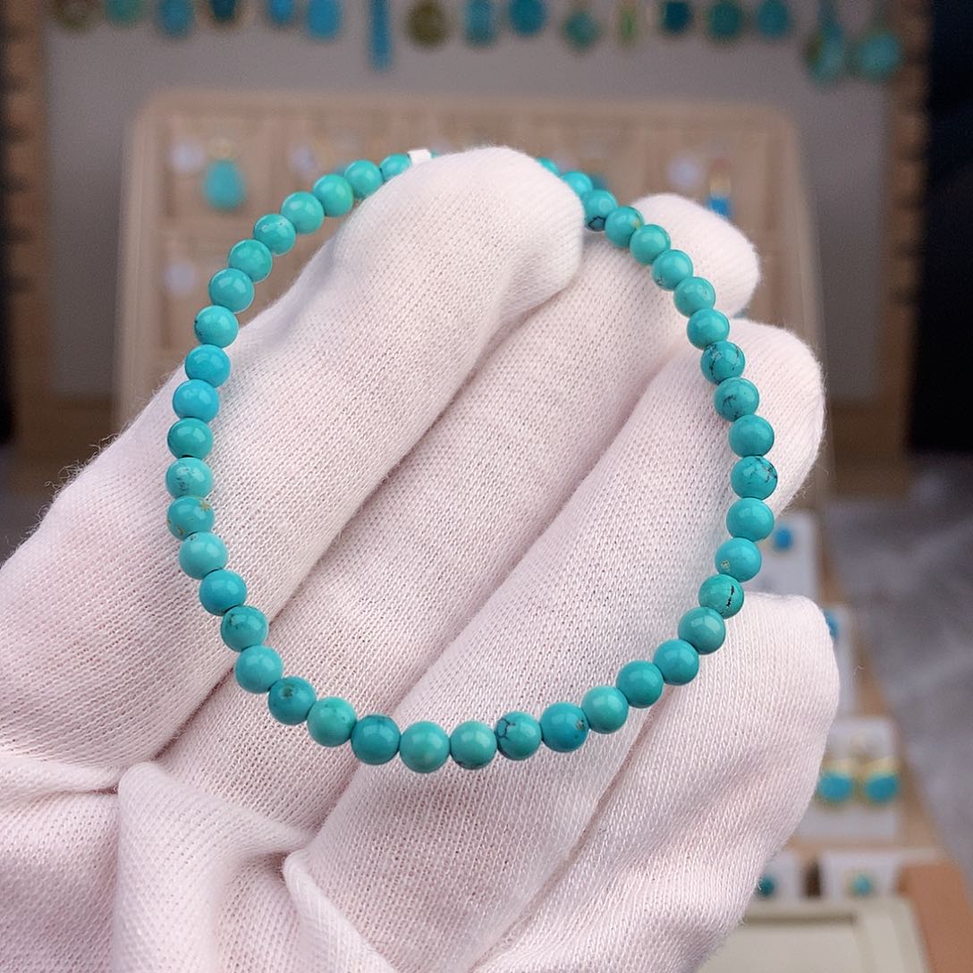 绿松石颈饰未镶嵌