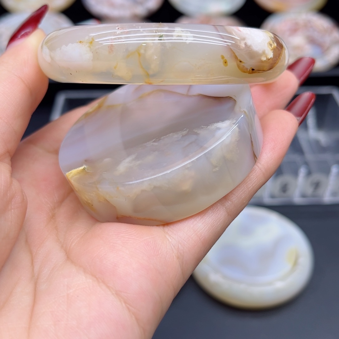 玛瑙/玉髓手镯未镶嵌5758