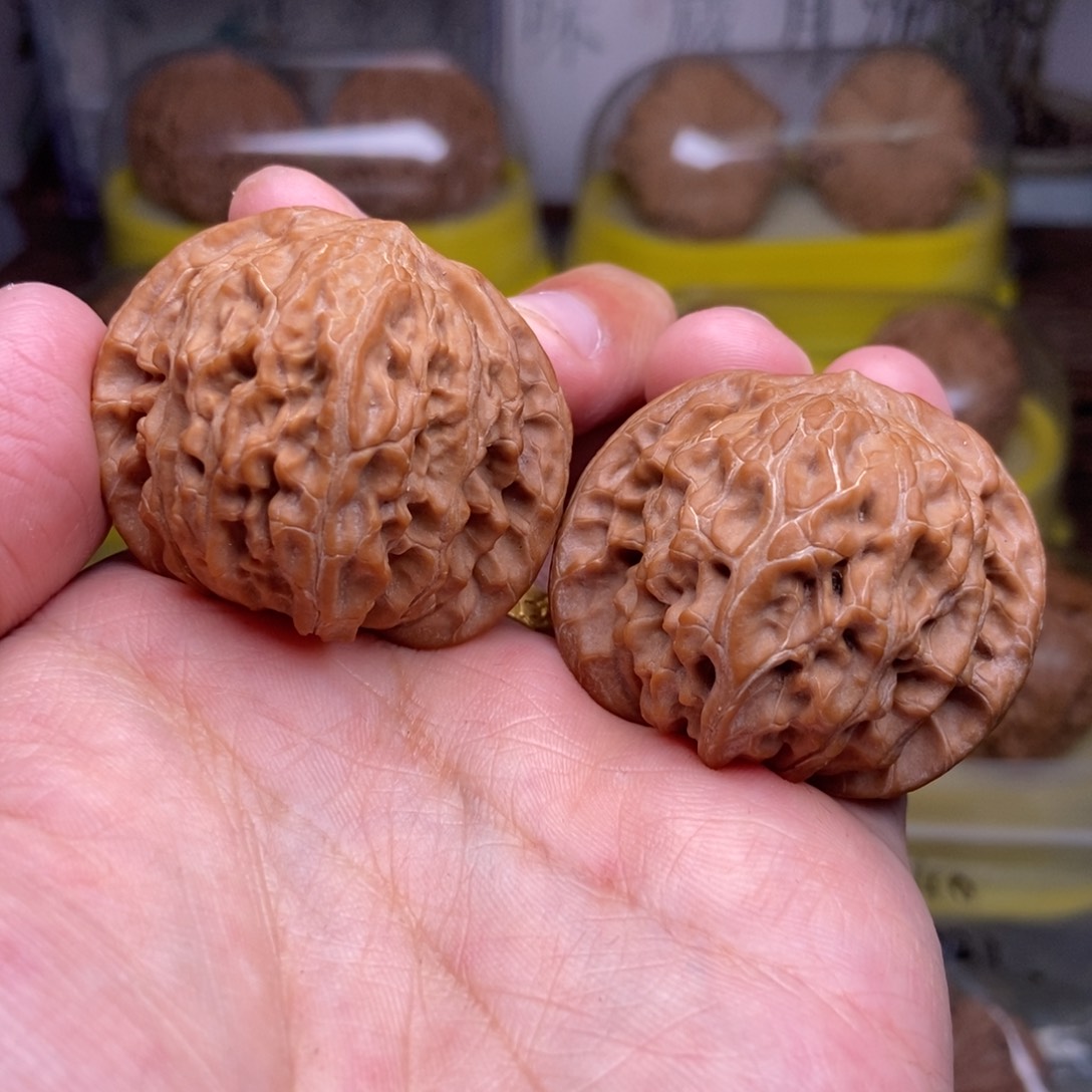 文玩核桃吊坠全品40尺磨盘红皮山地a919