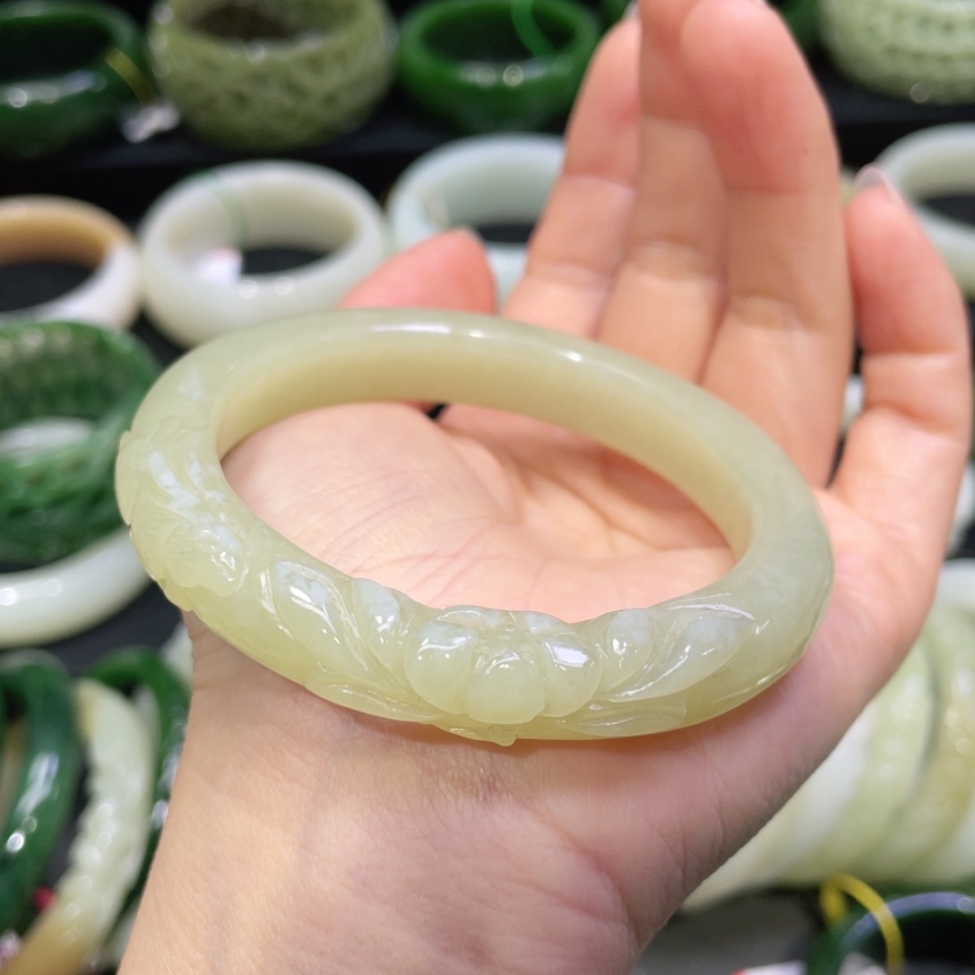 未镶嵌手镯和田玉98