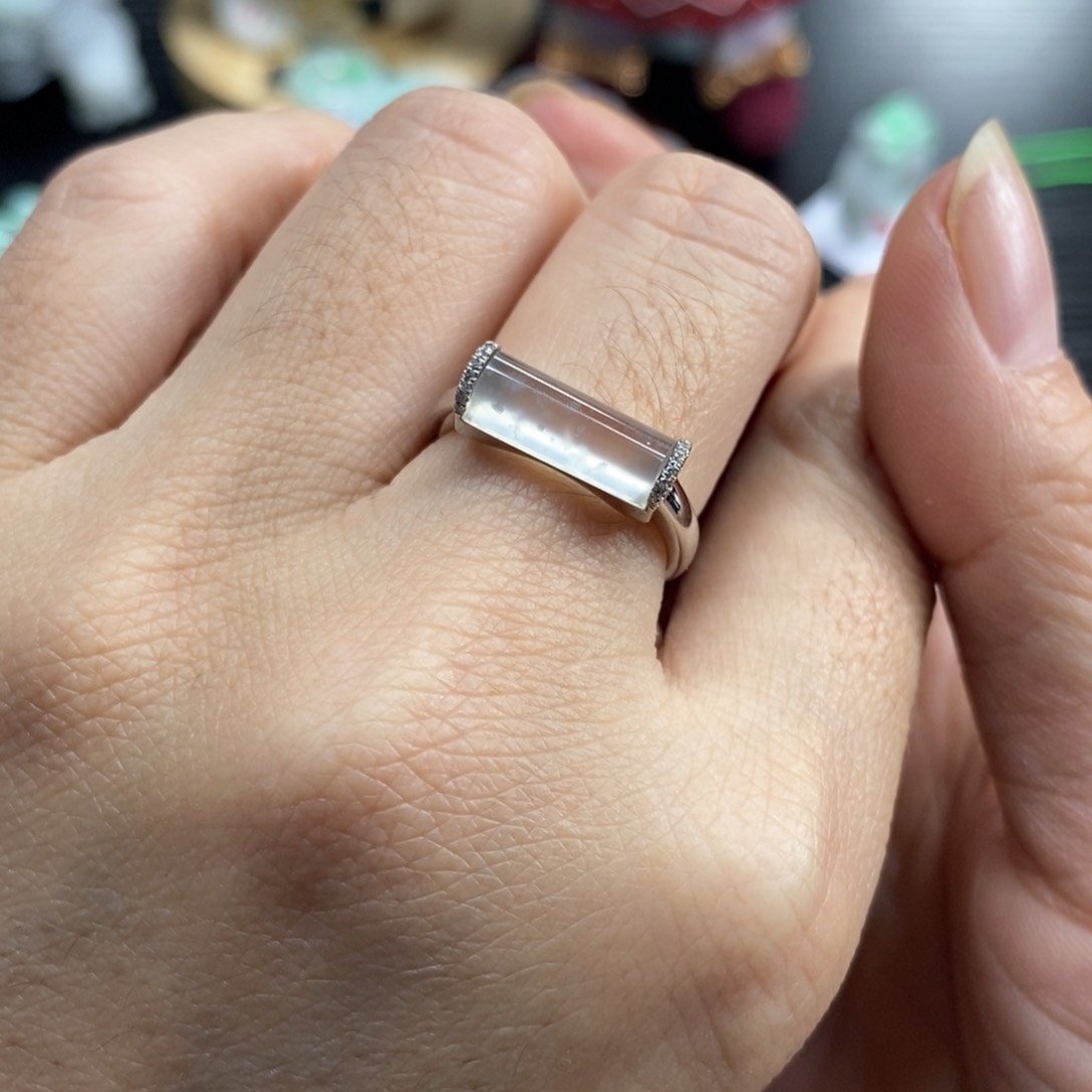 翡翠戒圈18K金镶嵌天然翡翠