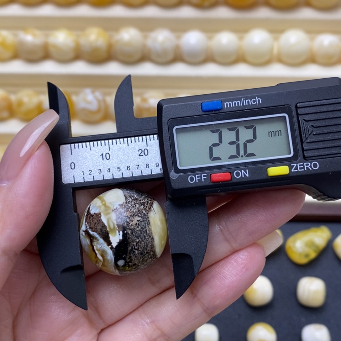 琥珀未镶嵌珠宝奇石小*