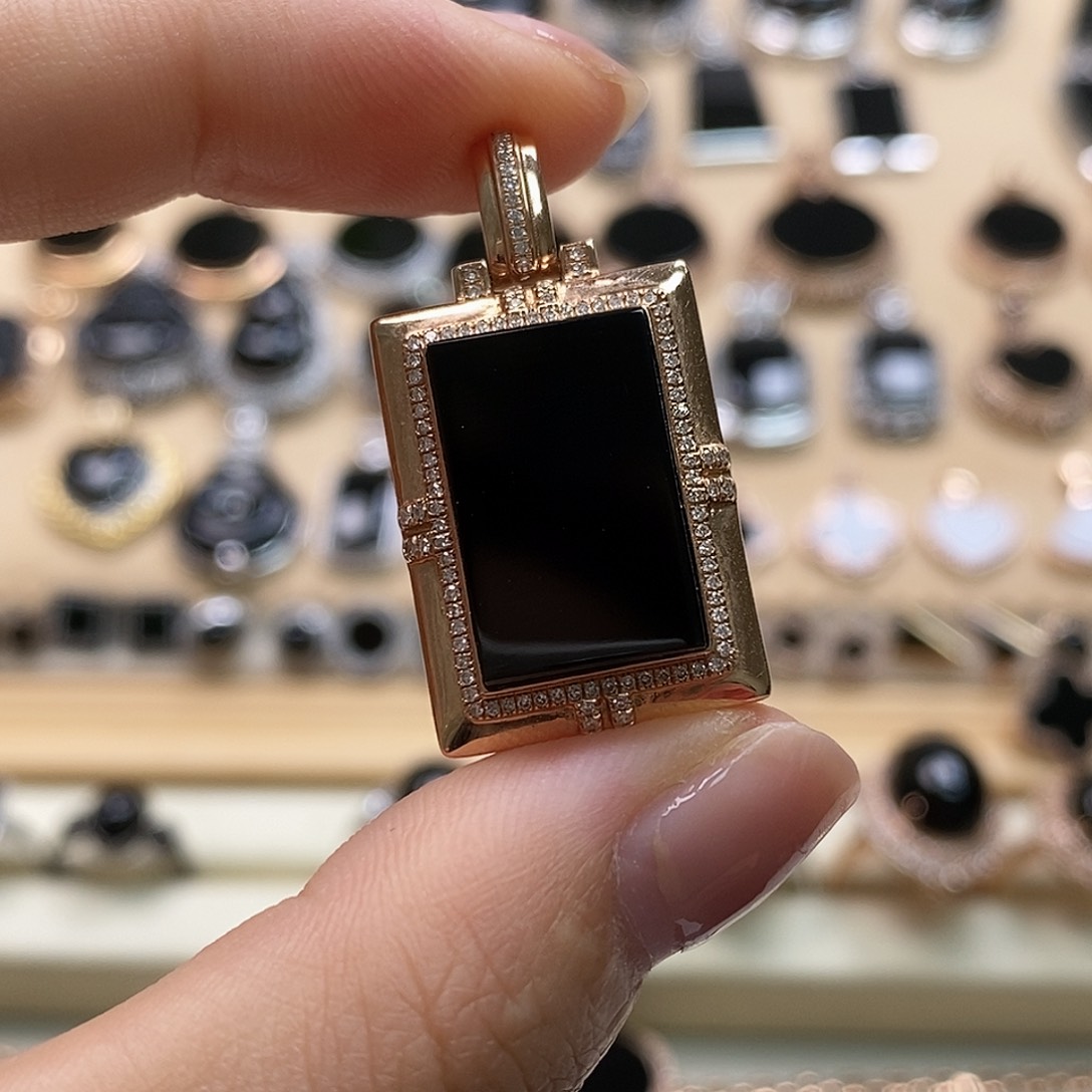 翡翠颈饰18K金镶嵌天然翡翠墨翠