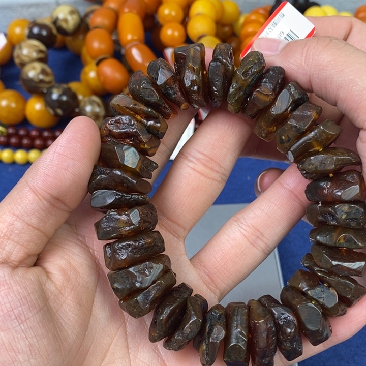 琥珀珠宝奇石未镶嵌