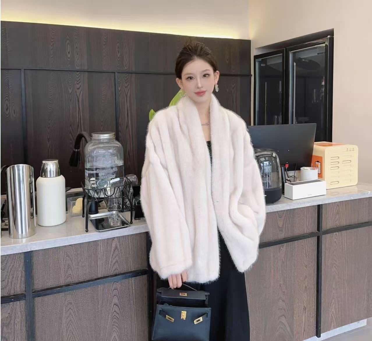 【23003】影#时尚百搭保暖毛毛外套