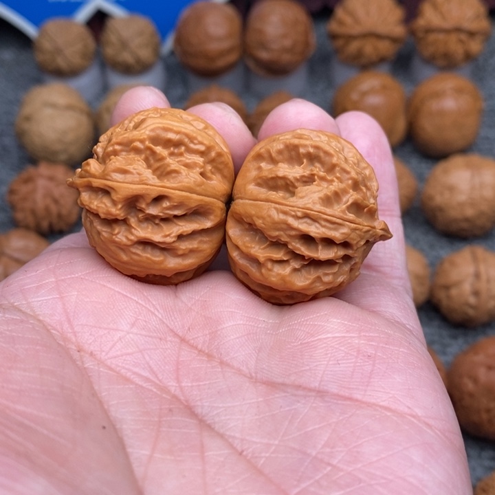 文玩核桃把件三*鱼…………