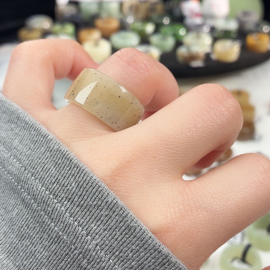 和田玉未镶嵌戒指S52点墨糖圆切17.0