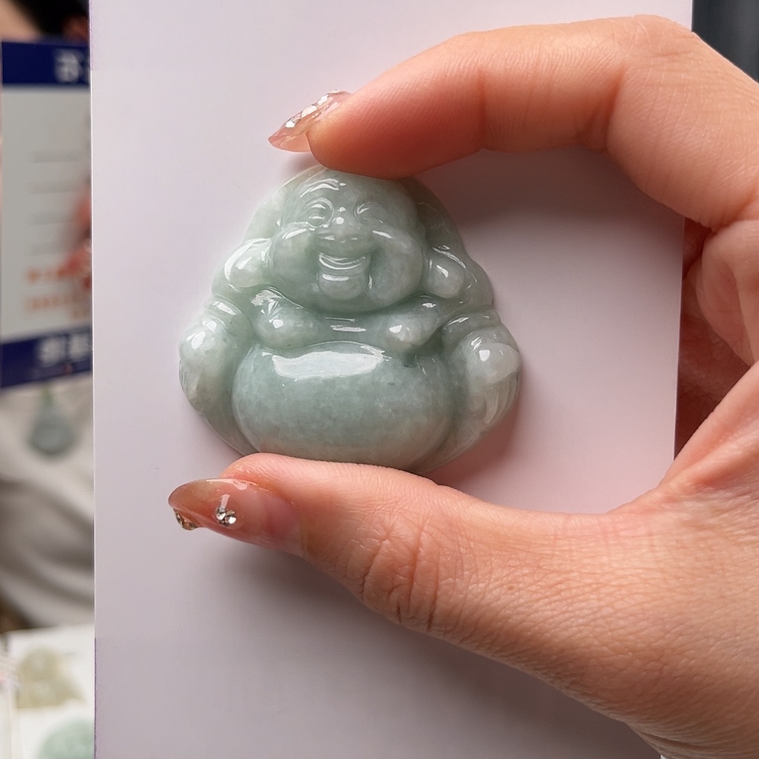 翡翠颈饰未镶嵌佛公