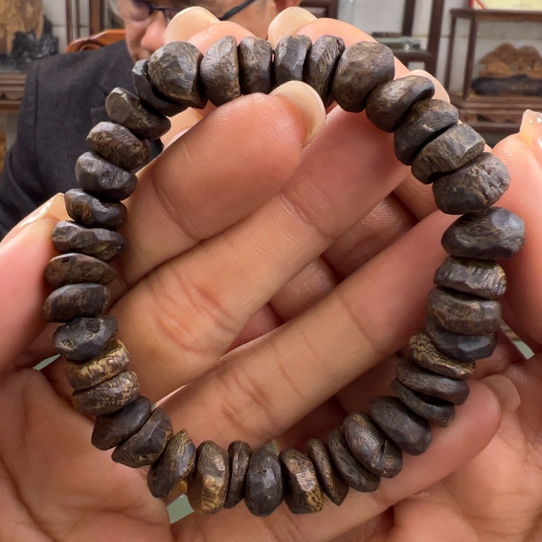 沉香手串透顶绿沉水包壳卡9/13g