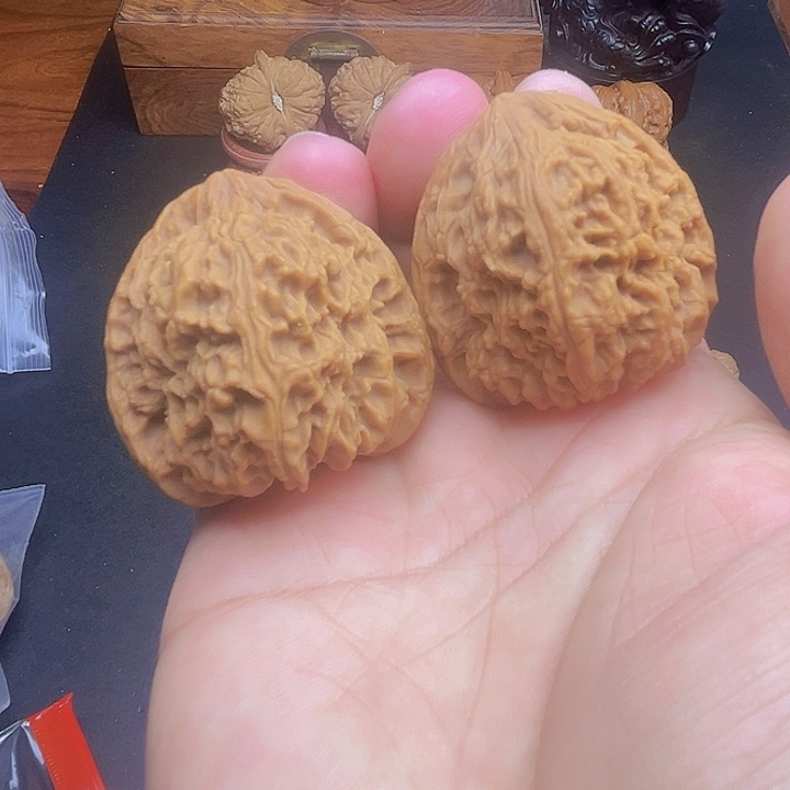 文玩核桃把件南疆石