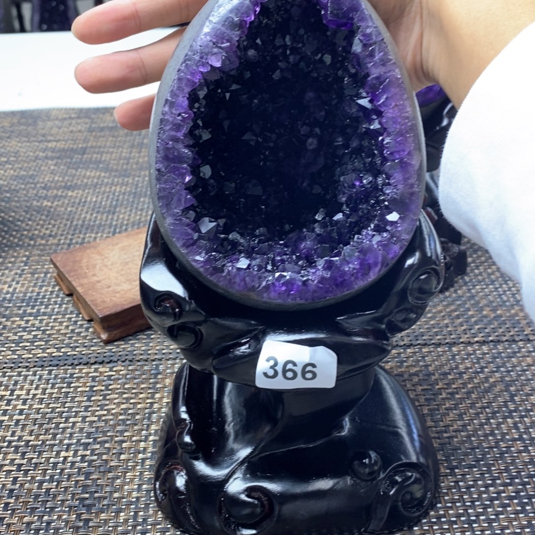 潇***萨紫晶大型摆件（非配饰）未镶嵌