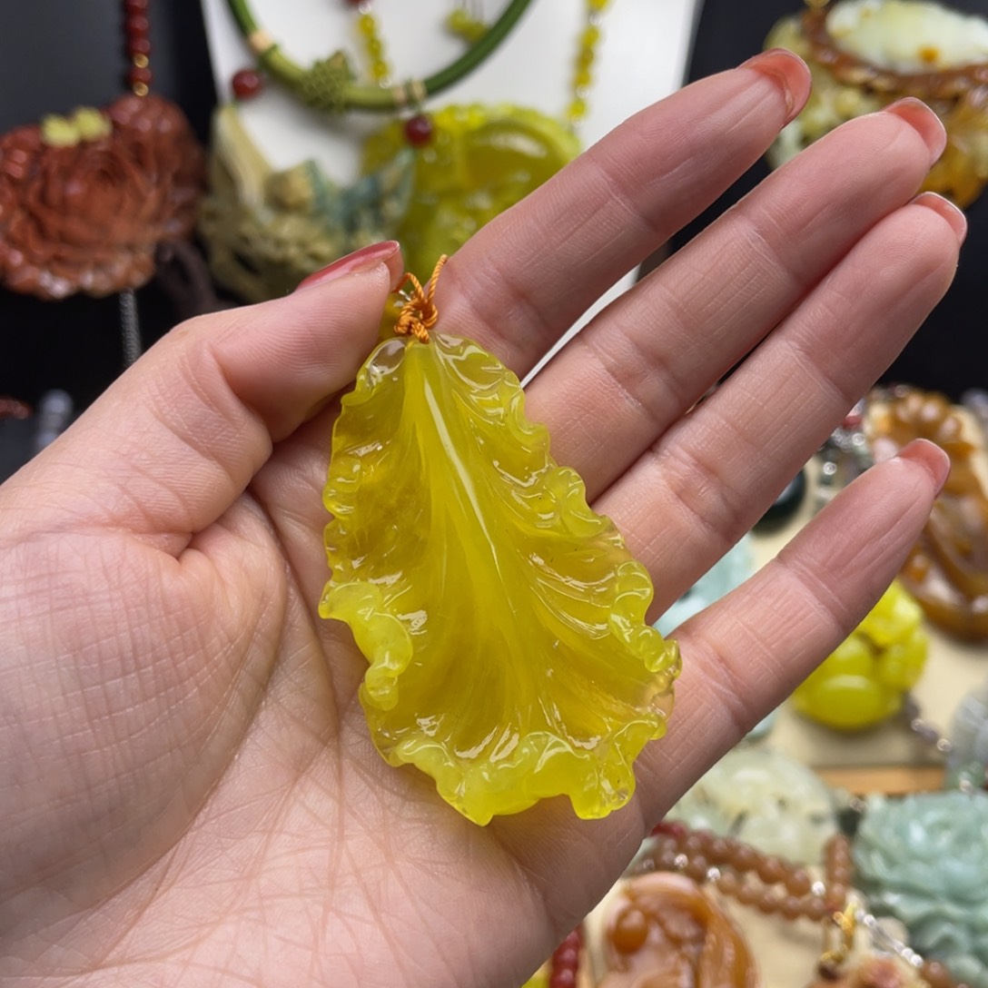 未镶嵌蛇纹石玉颈饰