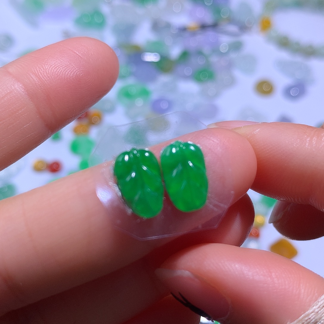 翡翠颈饰未镶嵌叶子