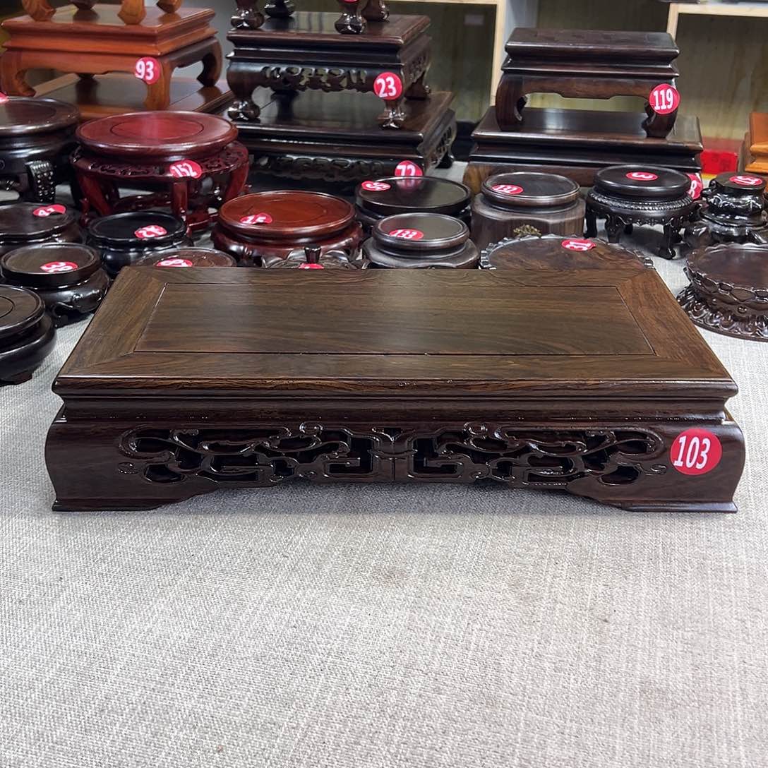 红木底座精雕工艺品