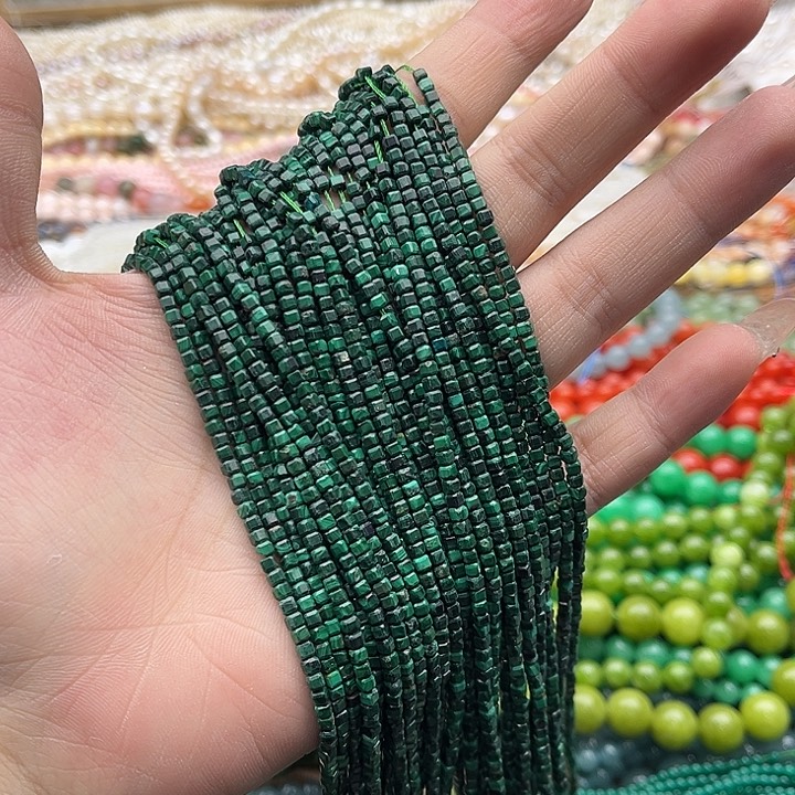 玛瑙/玉髓珠宝半成品未镶嵌一条2.5mm左右孔雀石方糖珠