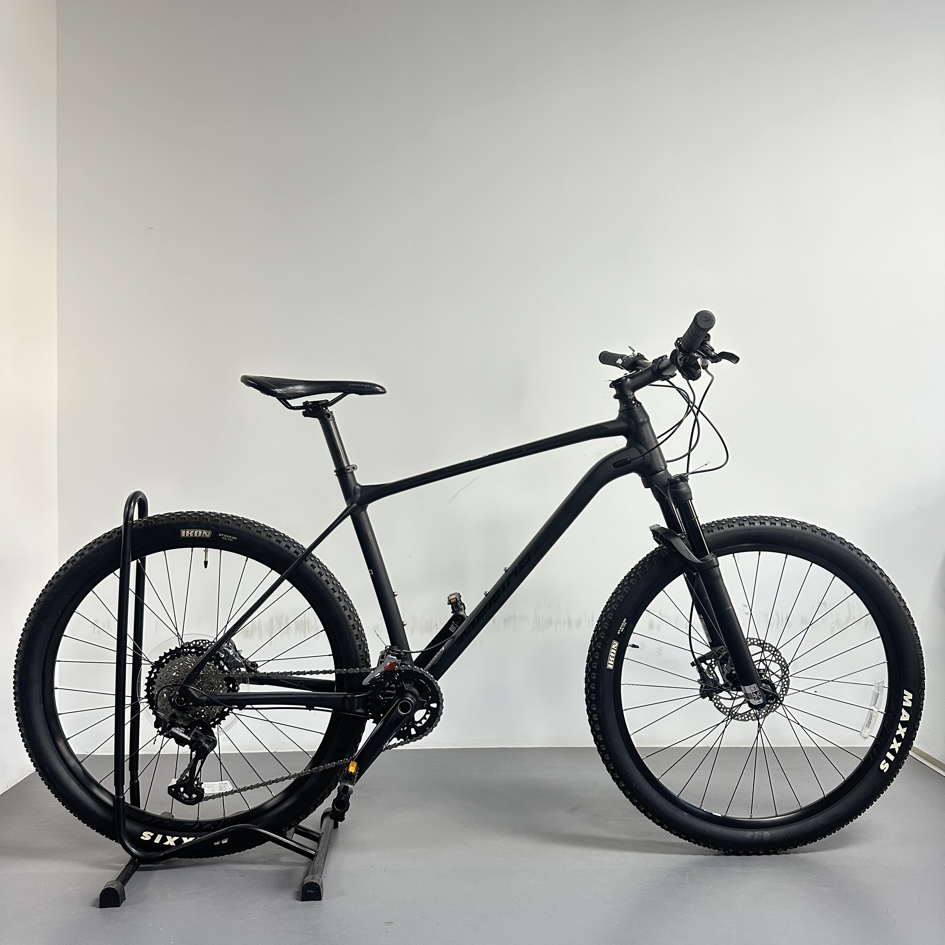 山地自行车，大七980xt2×12大套马尼托气压前叉27.5轮径L码178~185