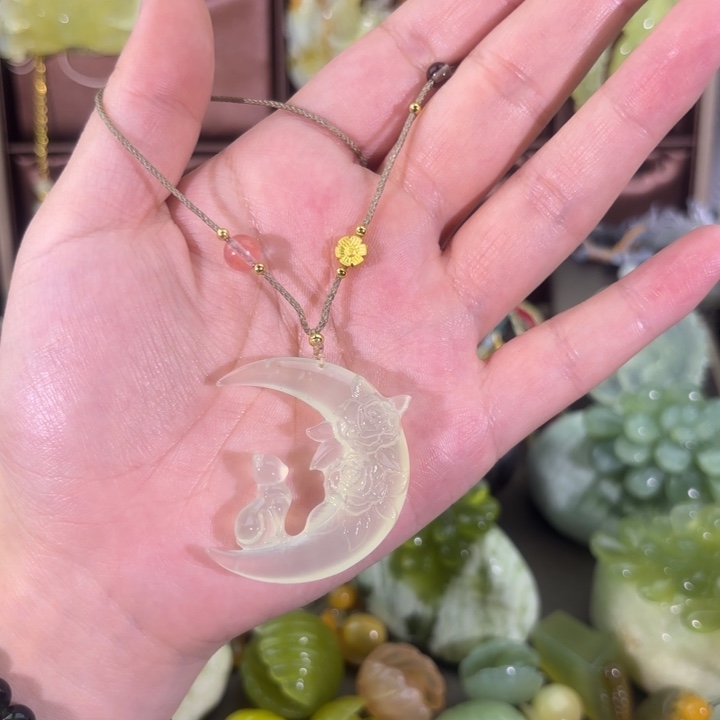 蛇纹石玉未镶嵌颈饰