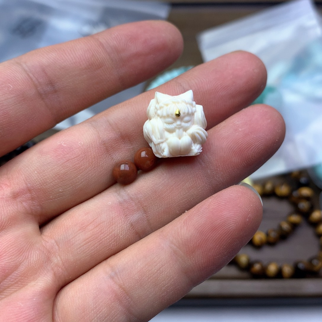 南红玛瑙雕刻未镶嵌