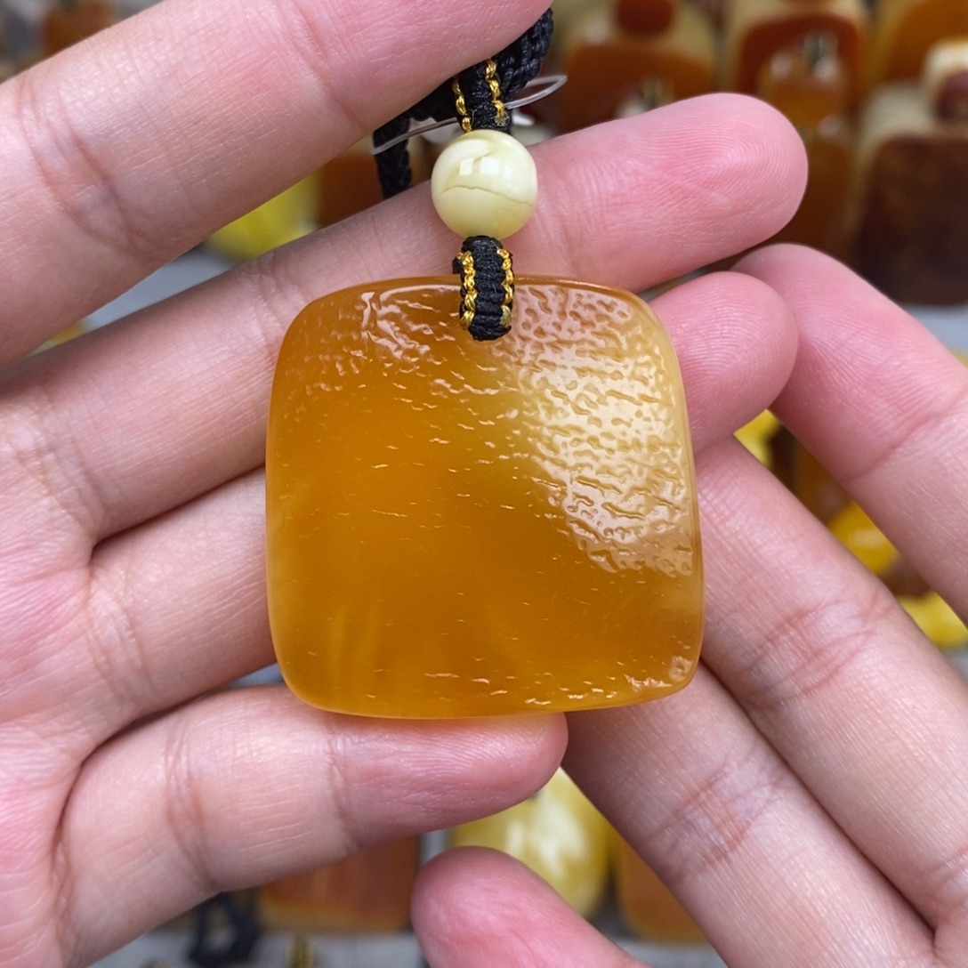琥珀未镶嵌珠宝奇石