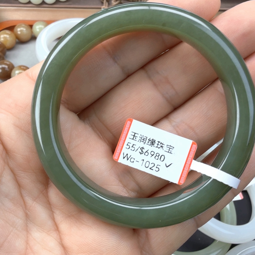 和田玉未镶嵌手镯