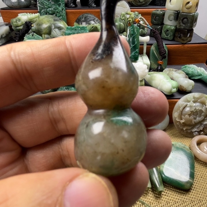 独山玉未镶嵌珠宝半成品