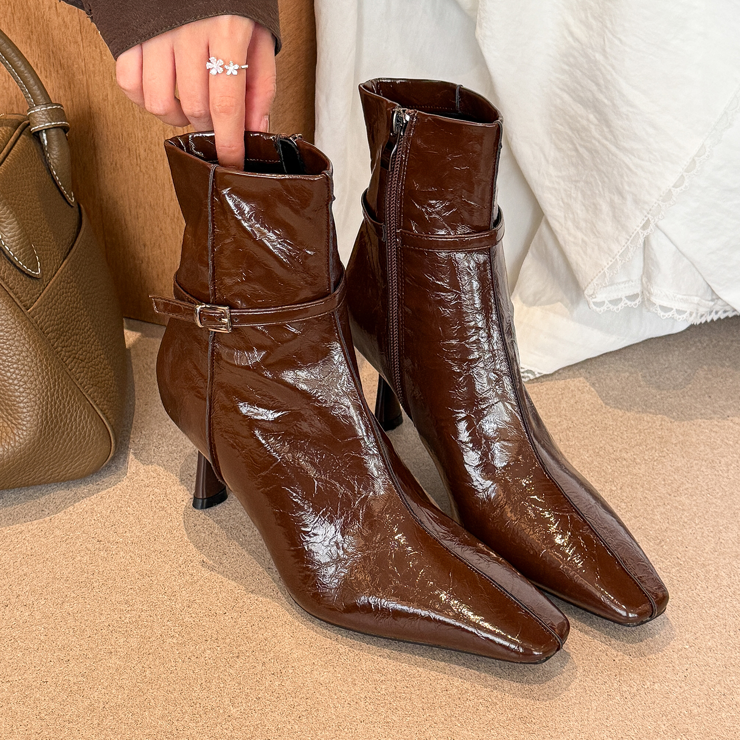 elingstudio 复古高级！油腊皮方头高跟短靴女2025新款秋季靴子女