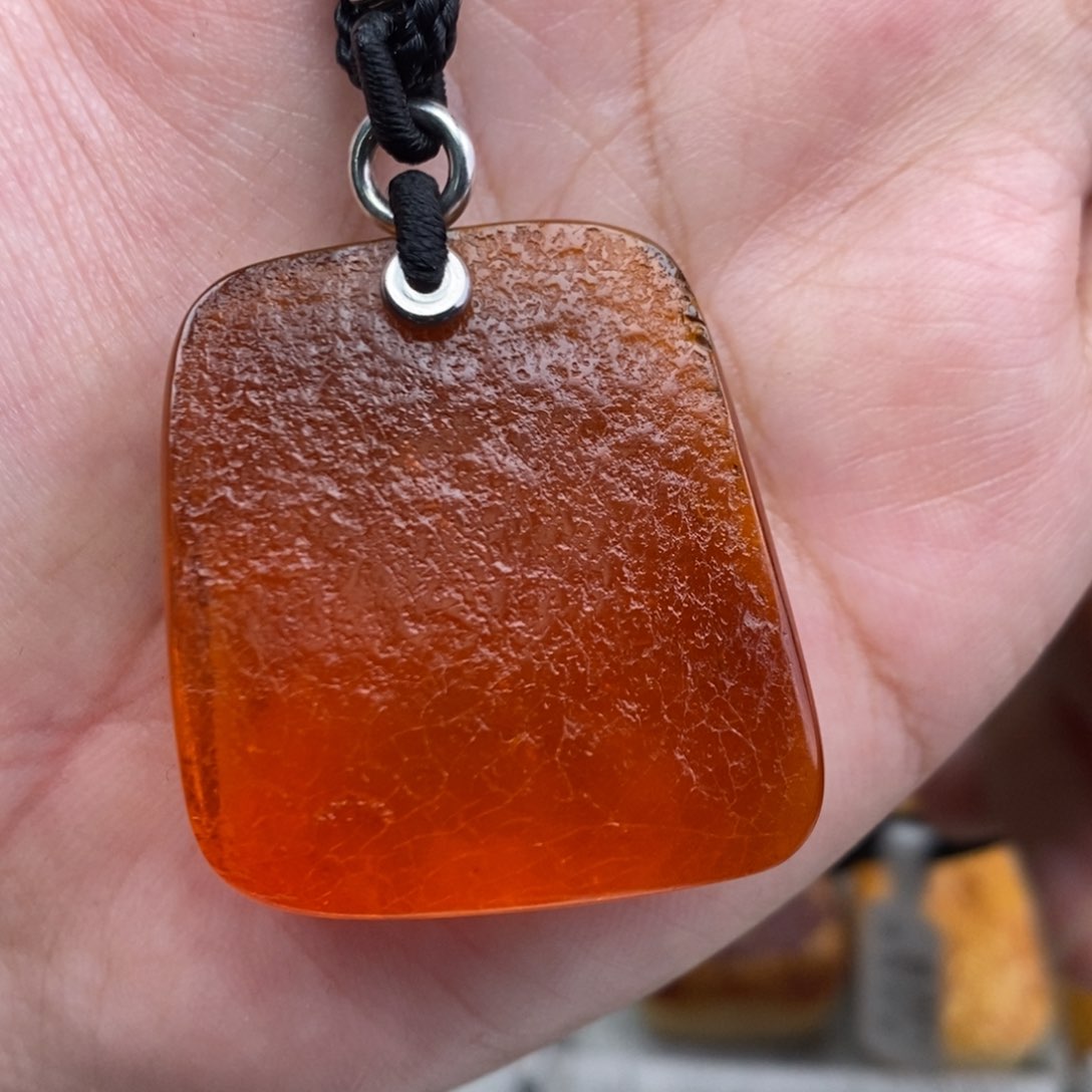 琥珀吊坠(赠链)未镶嵌