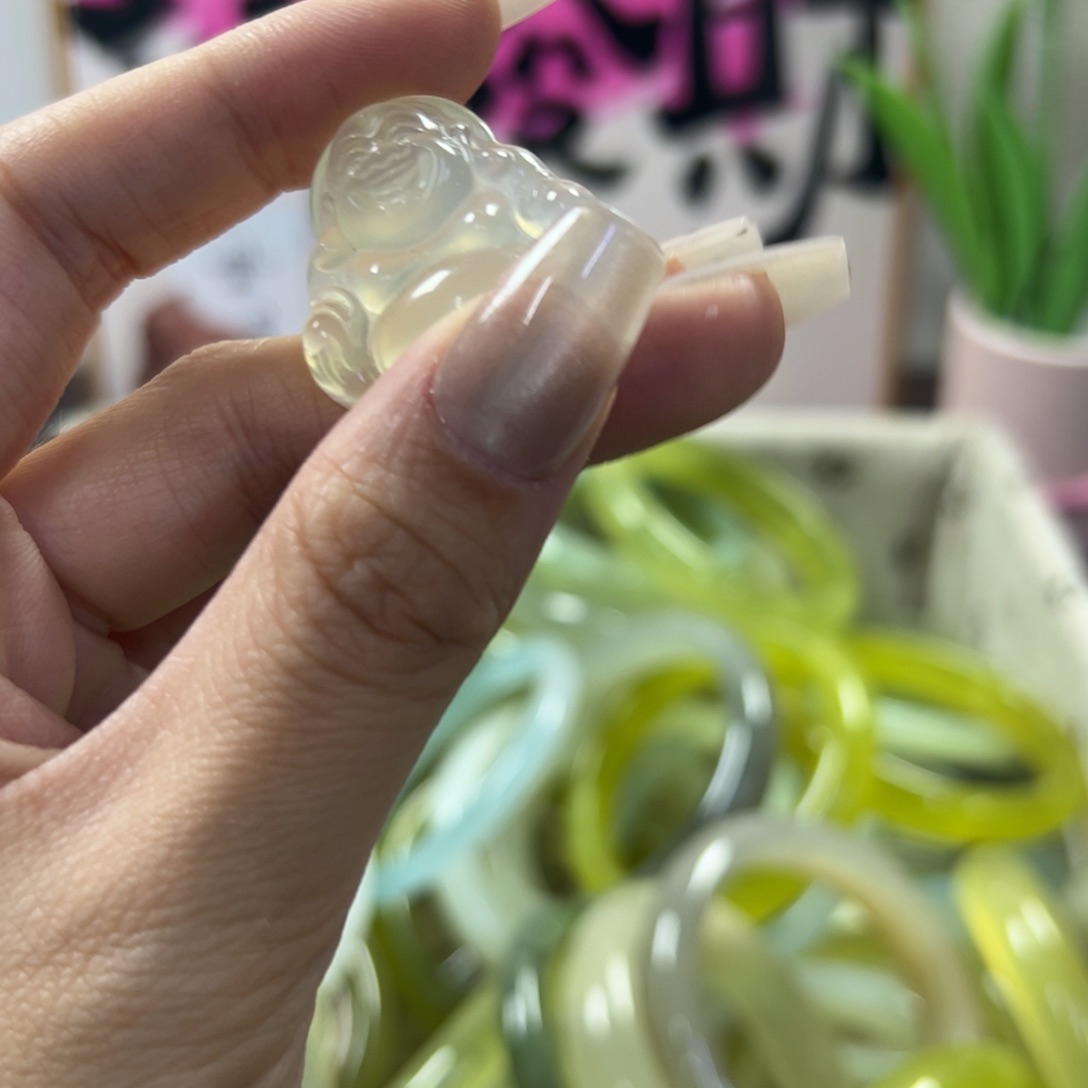 蛇纹石玉手镯未镶嵌551