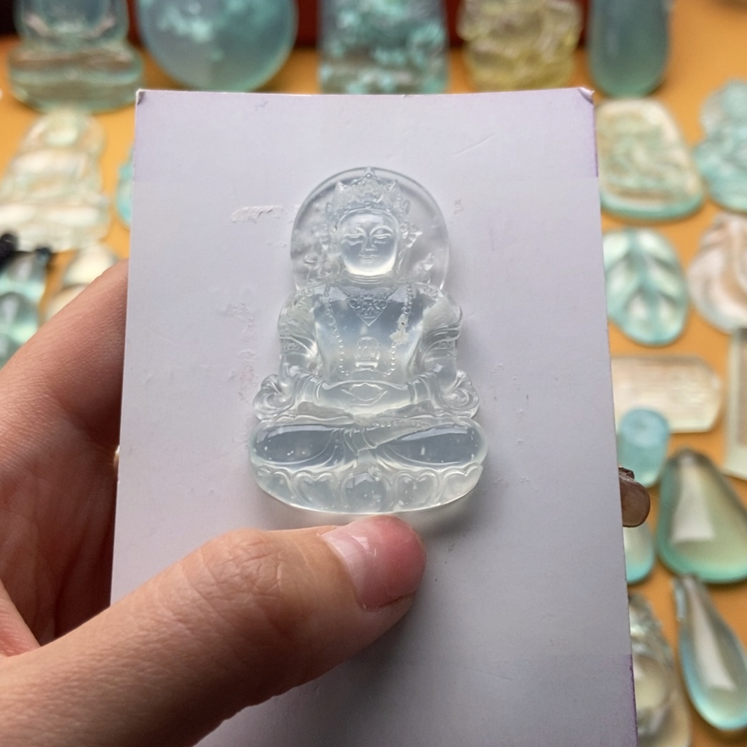 蛇纹石玉吊坠(不含链)未镶嵌度母