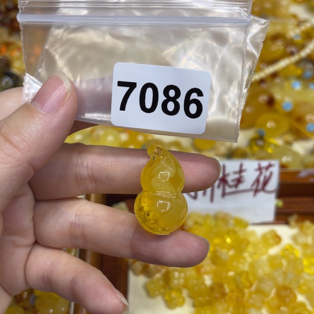 琥珀珠宝奇石未镶嵌