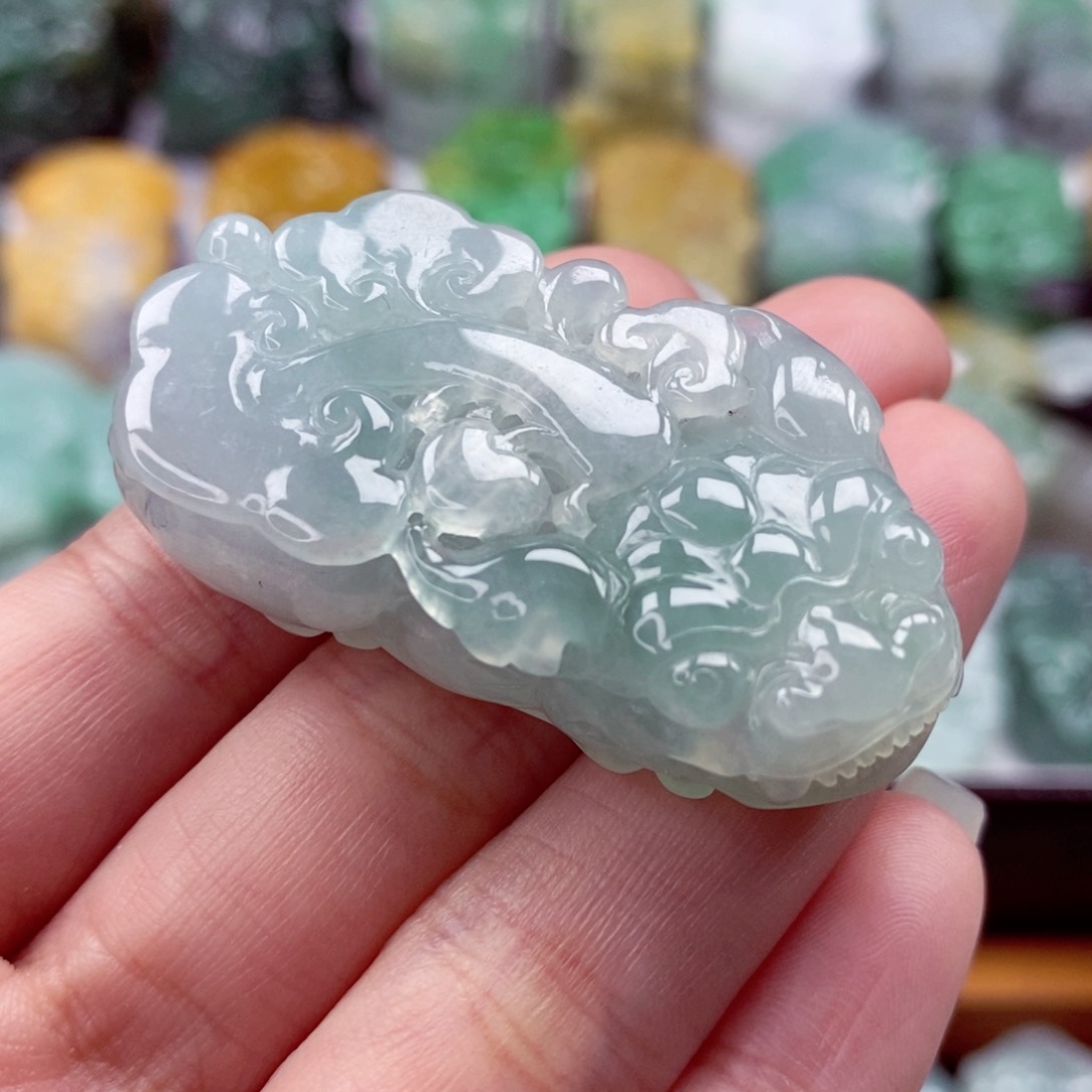 翡翠颈饰未镶嵌翡翠