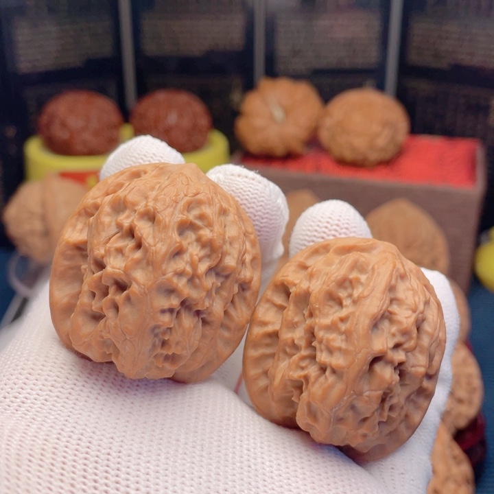 文玩核桃吊坠37原桩野狼